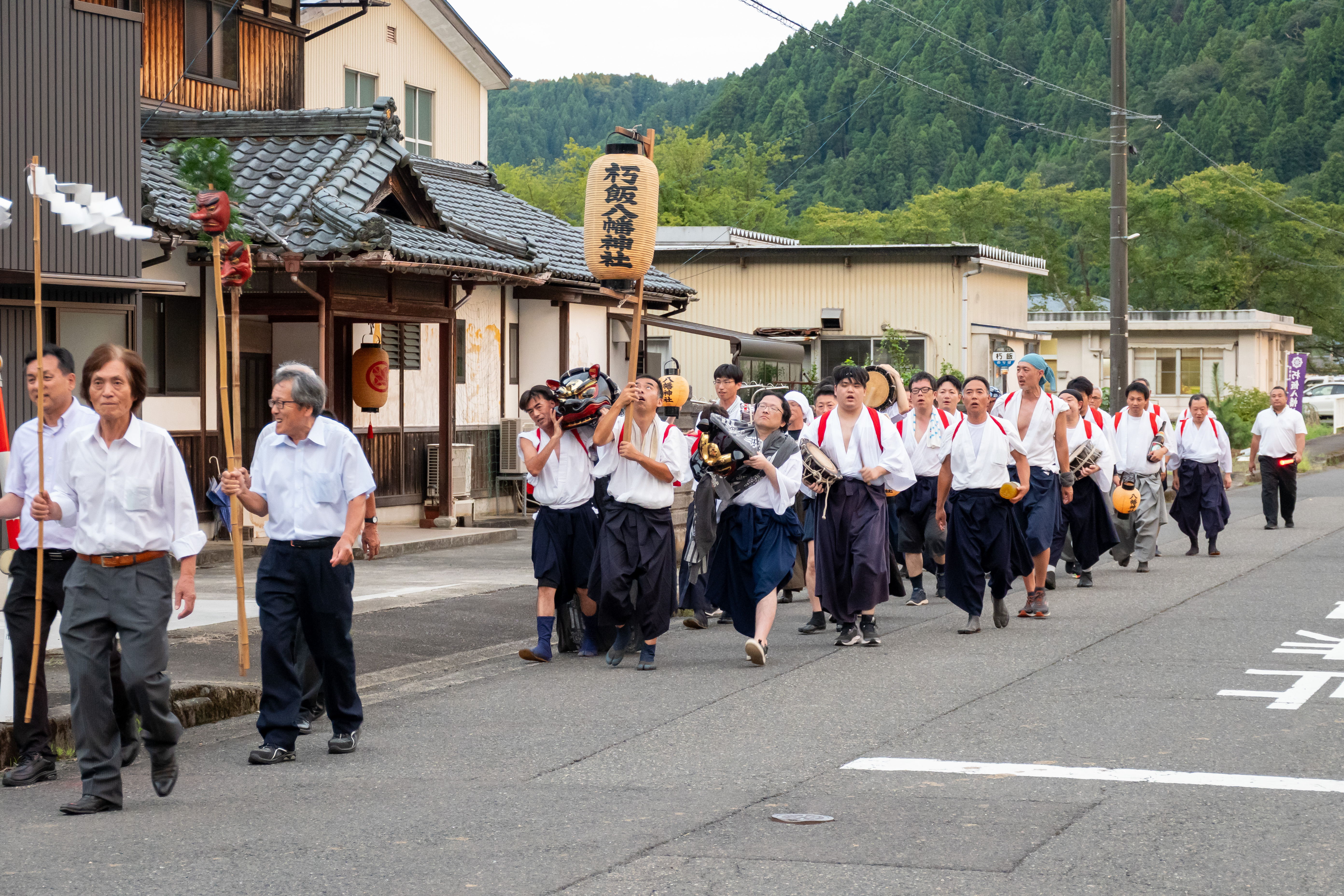 朽飯区内練り歩き